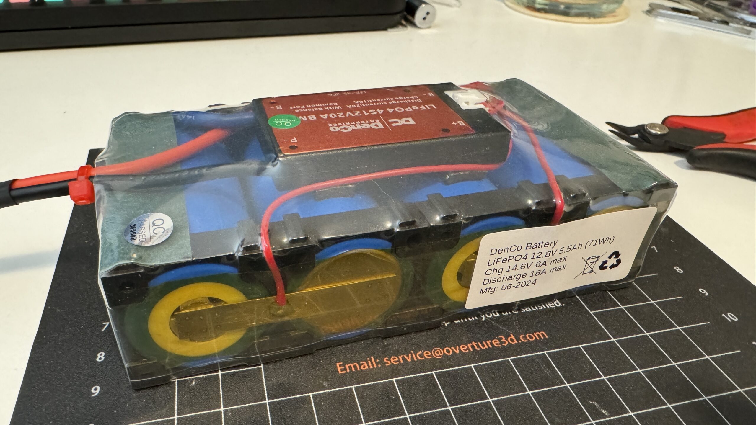 DenCo 12V 5.5Ah LiFePO4 Battery - Demonstrator Limited Edition